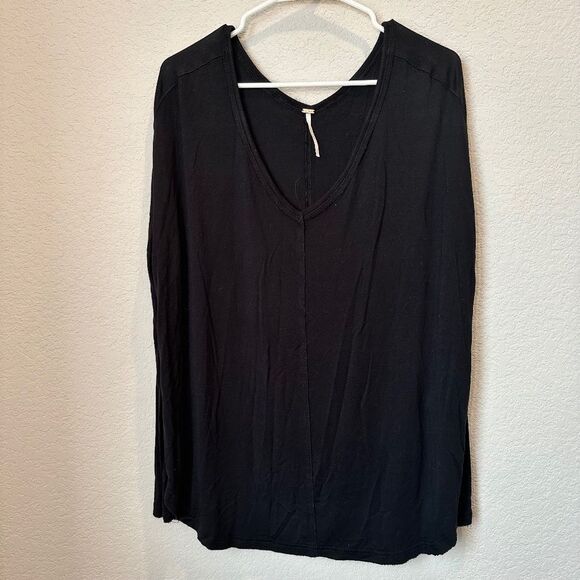 Free People Black Deep V-Neck Oversized Long Sleeve Top - Size Small - EUC - Picture 1 of 5